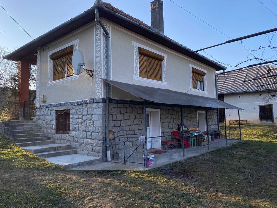 Vand casa si livada in Comuna Ciucea, judetul CLUJ