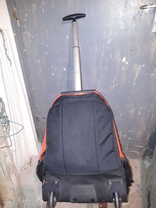 Ученическа раница, С колелца, издърпваща се скрита дръжка