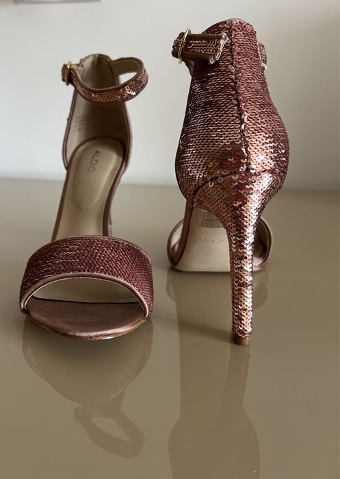 Vand sandale elegante , cu paiete  auriu roze, Aldo