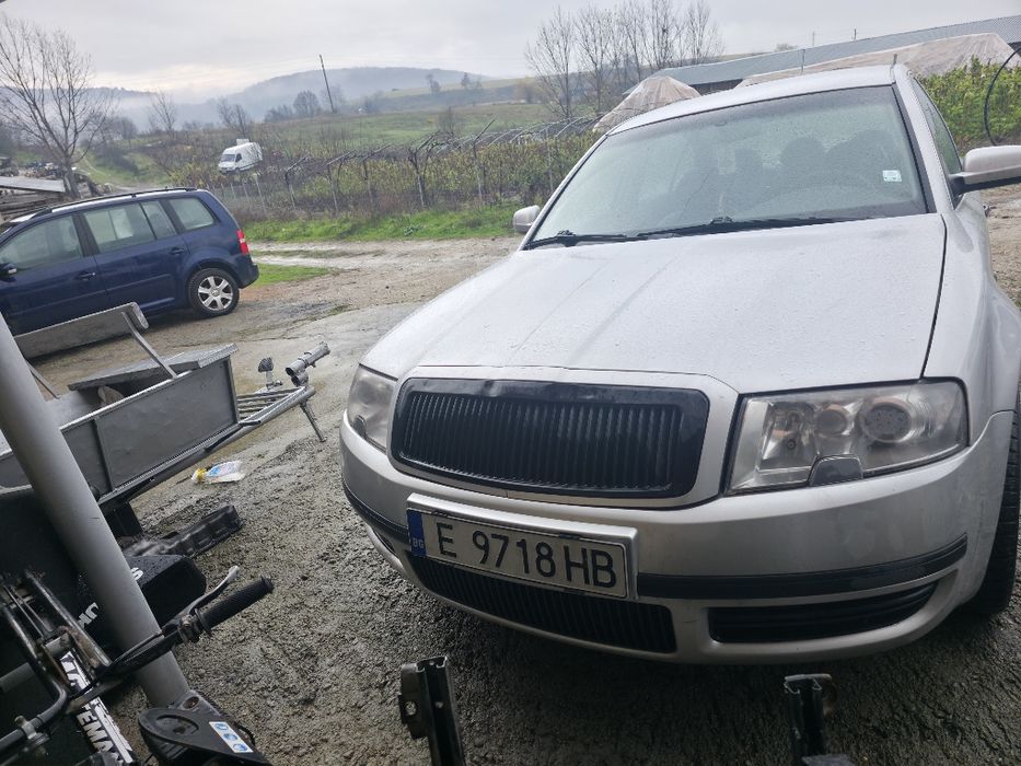 Skoda Superb 2.8 V6 бензин цяла или на части
