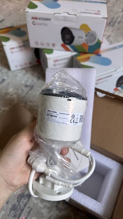 Новая камера Hikvision ColorVu 4MP в коробке