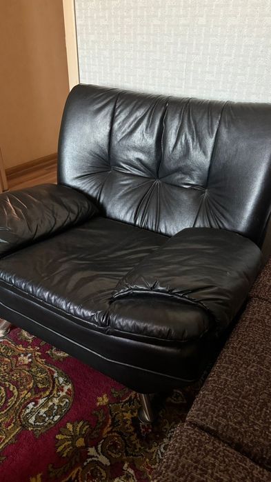 Кожанные кресла 2 шт