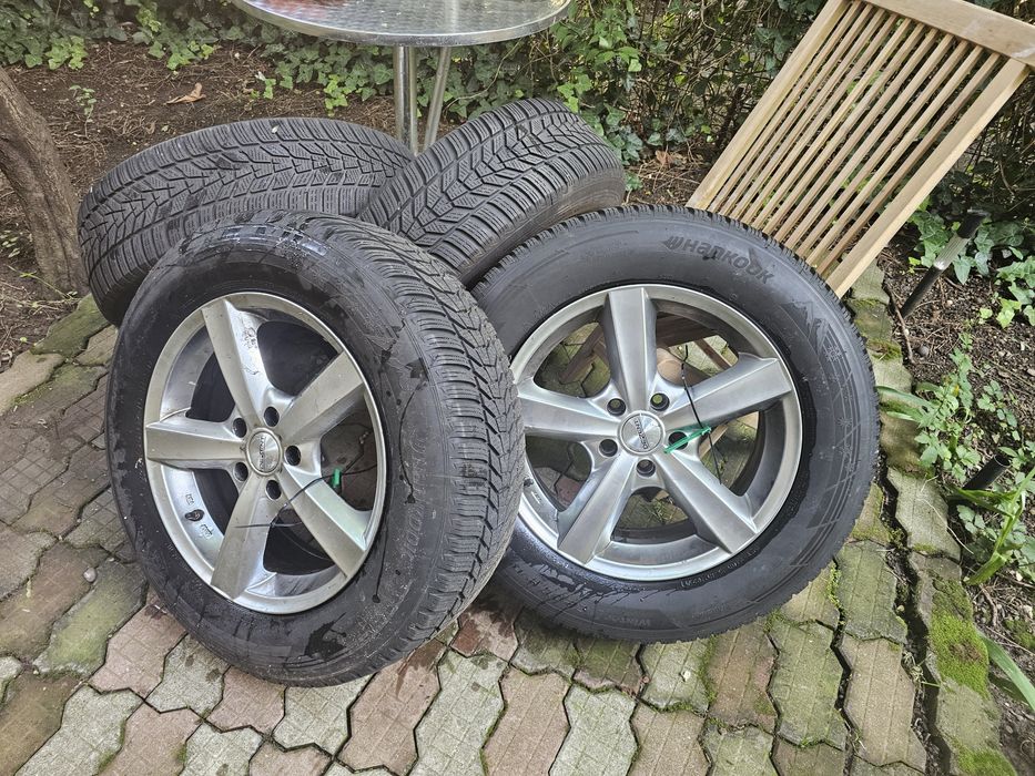 Jante cu cauciucuri de Nisan/ Dastar/ Renault