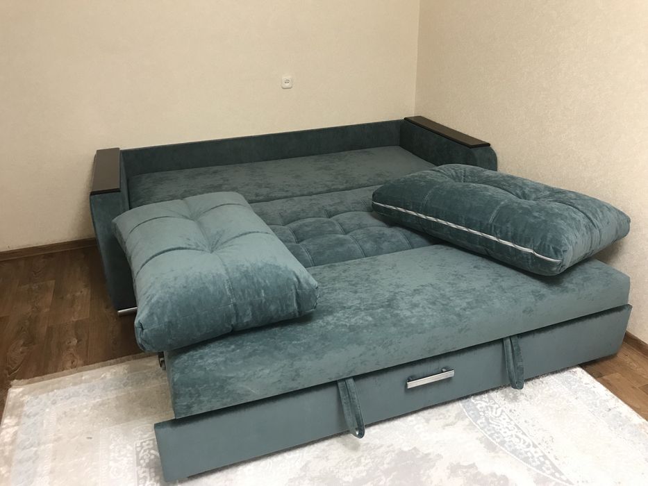 Продам диван для зала