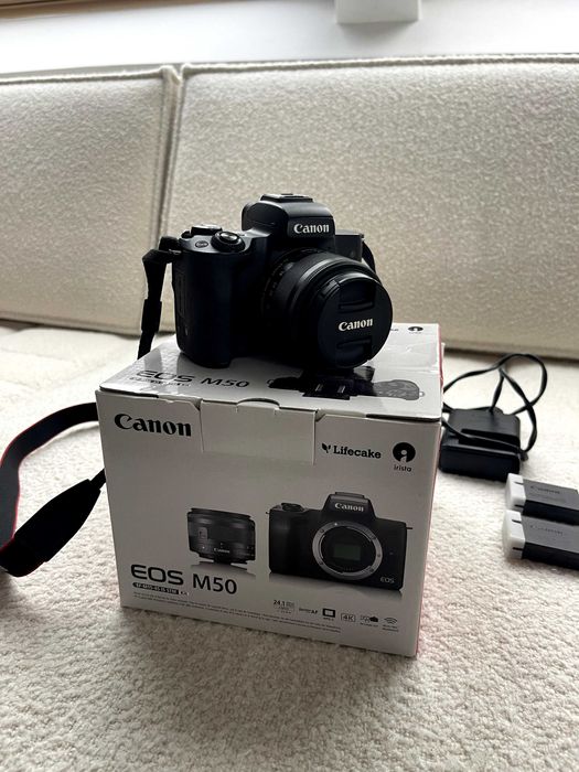 Canon EOS M50 + обектив EF-M 18-150mm f/3.5-6.3 IS STM