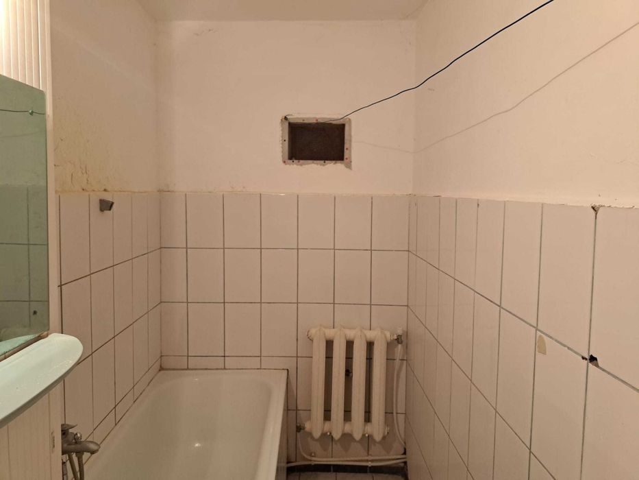 Inchiriez apartament cu 4 camere