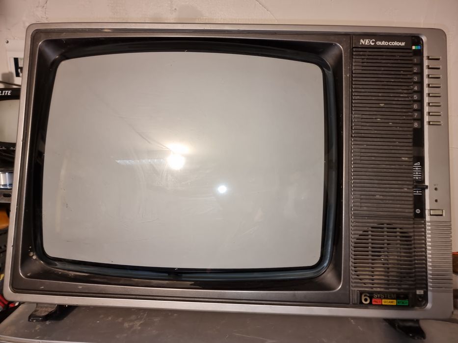 Телевизор NEC цветен ретро