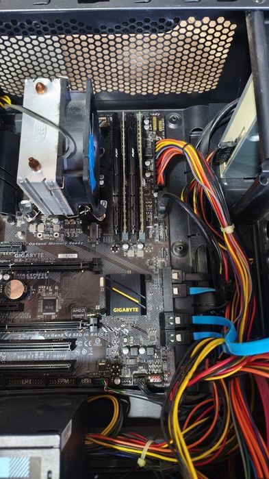 Продам материнскую плату gigabyte