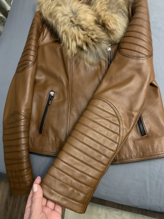 Geaca de piele cu guler din blana naturala