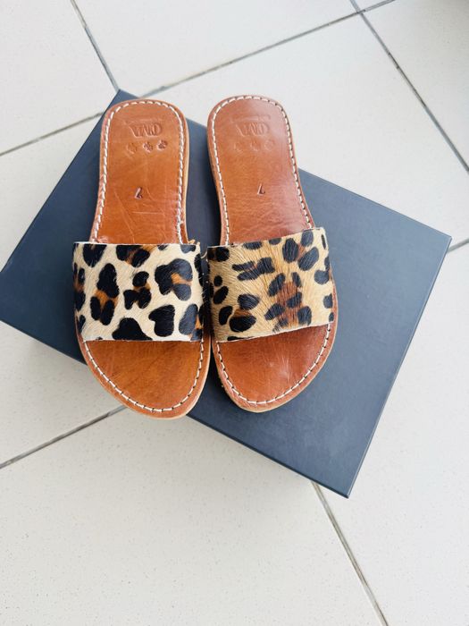 Papuci tip slide din piele naturala