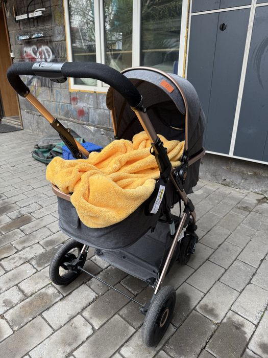 Продам детскую коляску 2в1