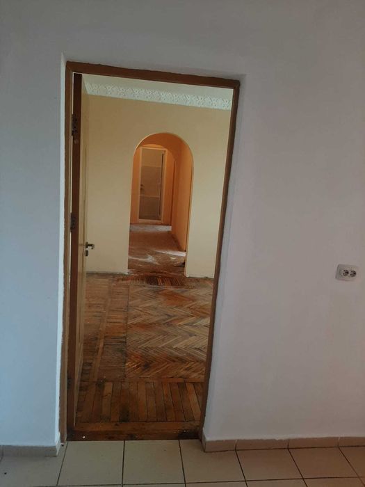 Vanzare apartament 3 camere Micro 16