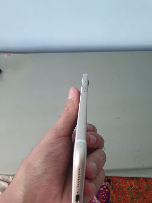 IPhone 7 pulus  LL/A sotiladi