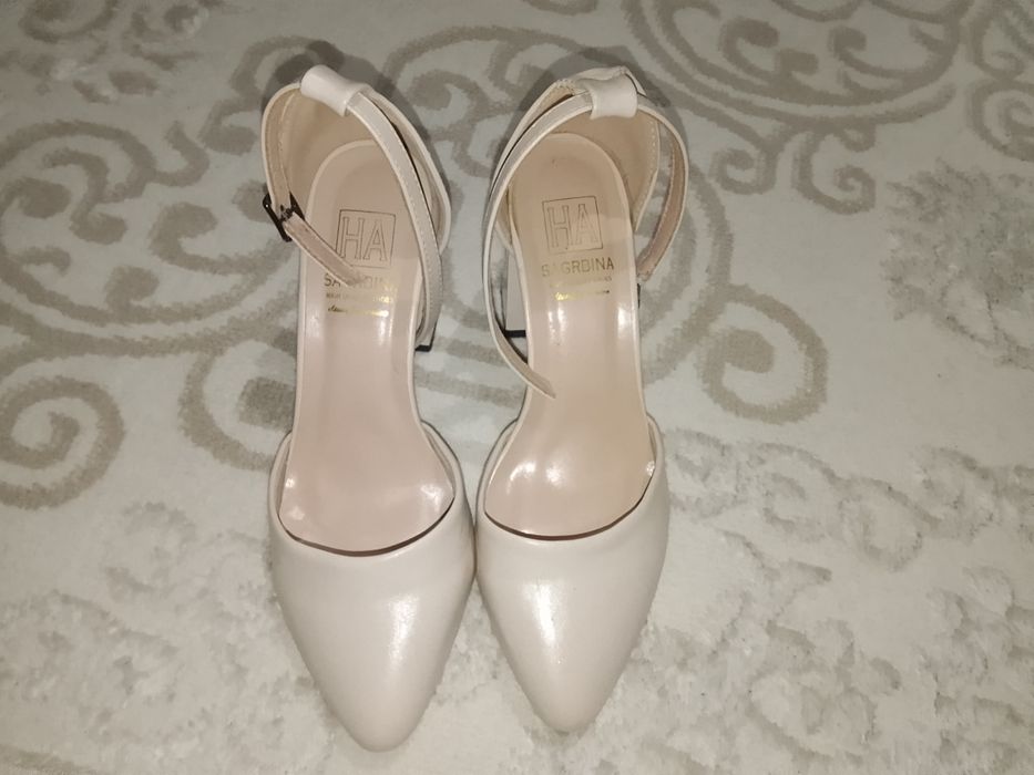 Туфельки модные почти новые