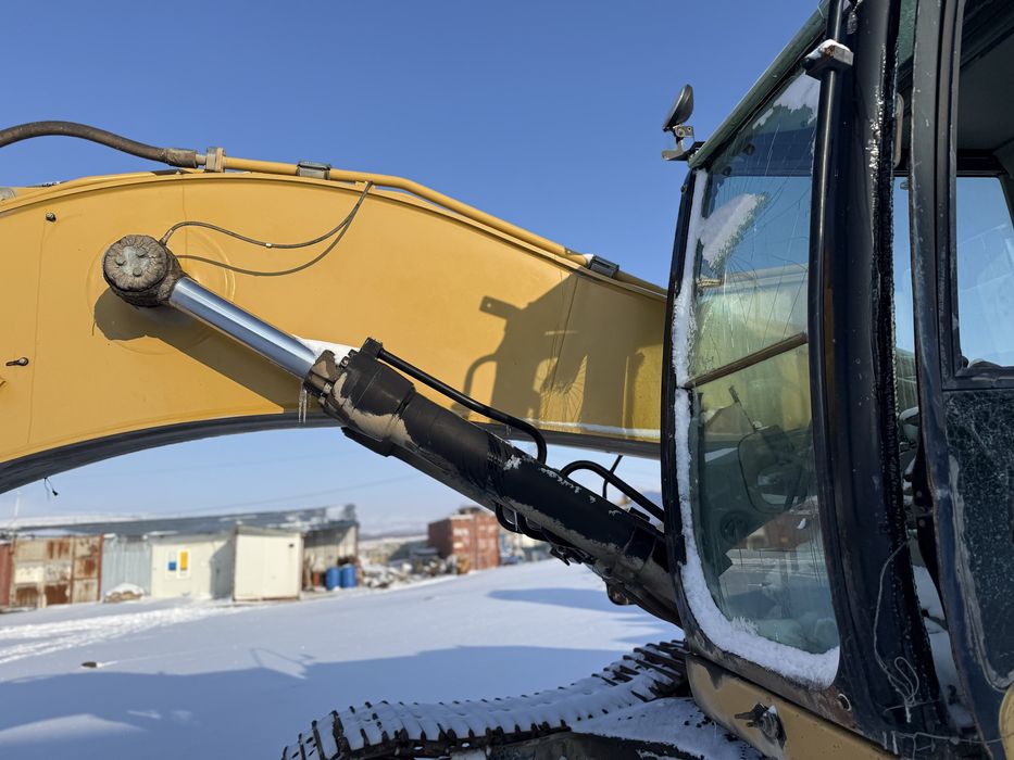 Эксковатор CAT 330