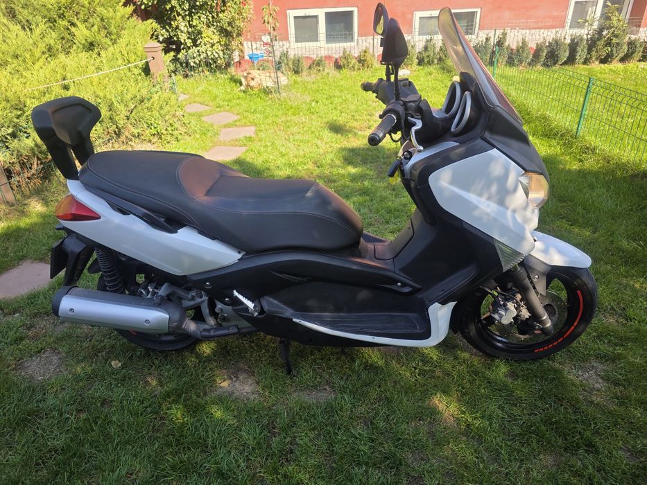 Yamaha x max 125