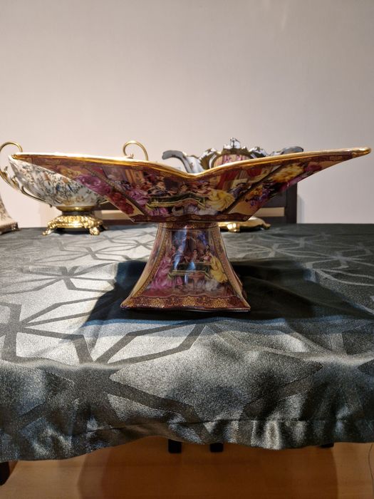 Страхотна голяма антикварна порцеланова фруктиера