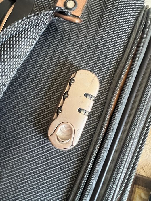 Дорожный чемодан