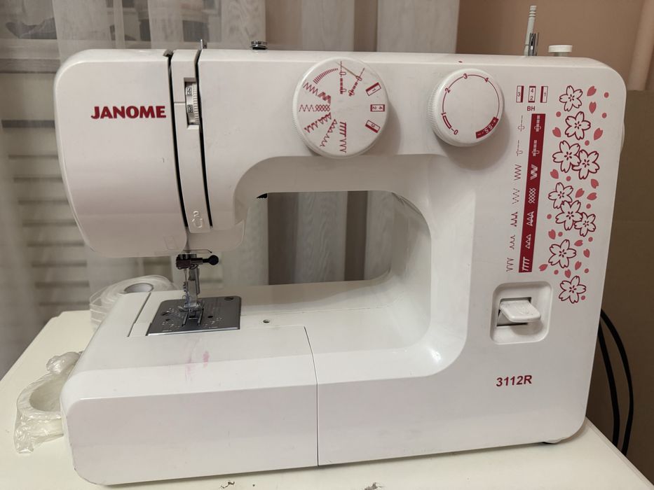 Швейная машинка Janome 3112R