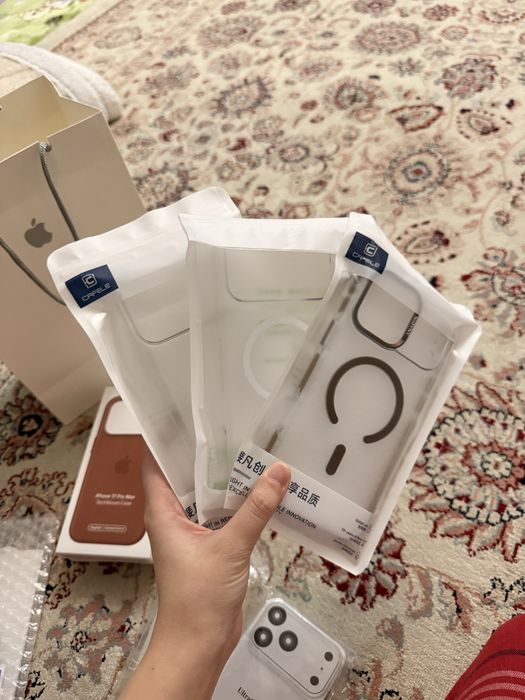 Продам чехлы на Iphone 17 Pro Max оригинальные