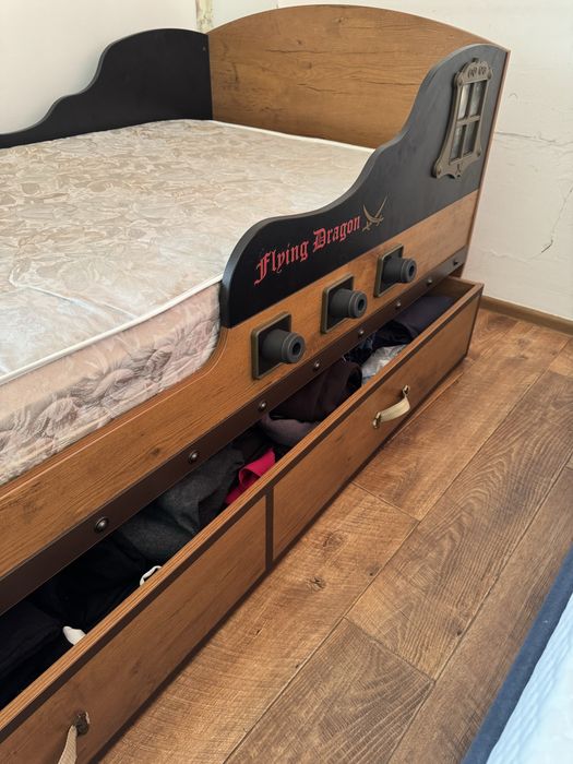 Кровать подростковая