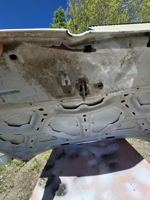 Продам капот от гранты