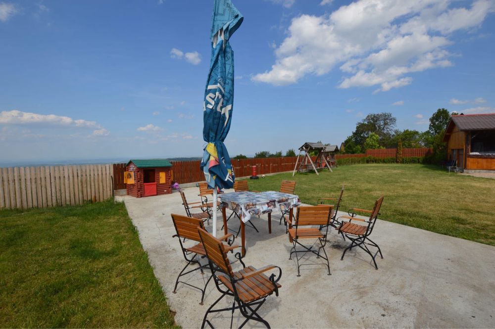 Cabana de inchiriat cu piscina acoperita 30pers