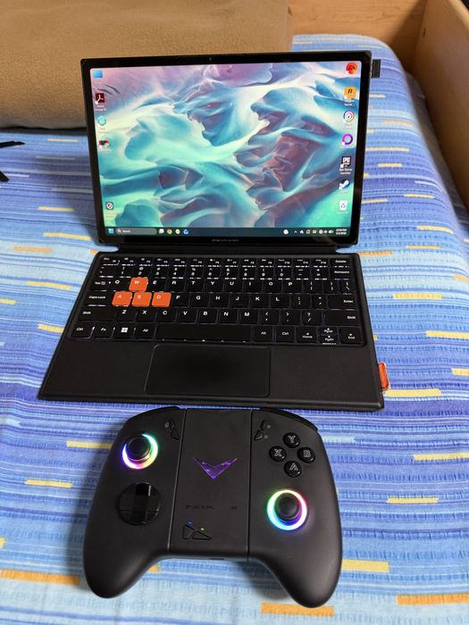 ONEXPLAYER X1 3-in-1 Intel Core Ultra 7 155H, 32GB RAM, 1TB SSD +
