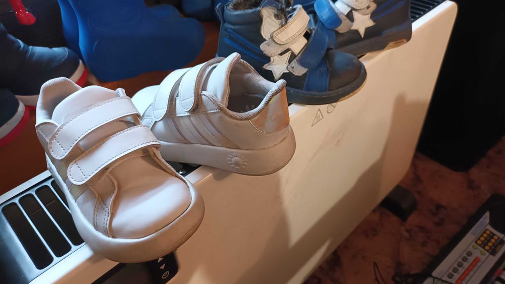 Детски обувки-светещи маратонки, апрески, гумени ботуши,пантофи 23-26