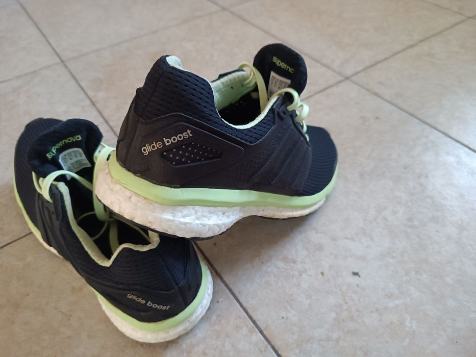 Încălțăminte de alergare (Adidas Glide Boost)