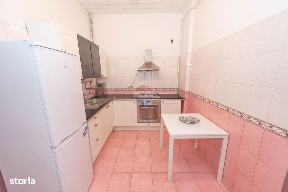 Apartament 3 camere de vanzare, in vila, 83 mp