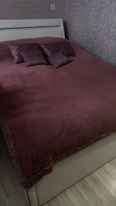 Продам кровать с матрасом (торг!)