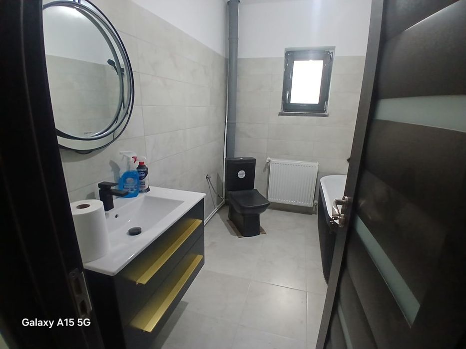 Propietar vand casa 3 camere in Hemeiusi