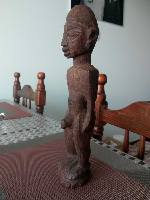 Култова африканска фигура.Дърворезба.Цената не подлежи на коментар.