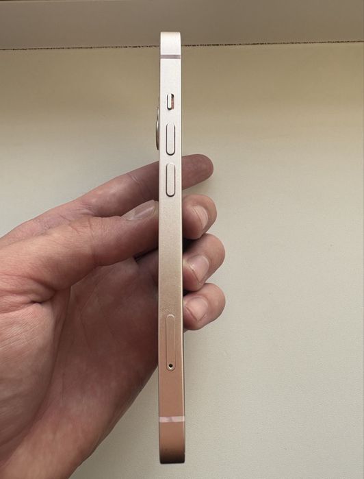 продаю iphone 13,128g akb 80%