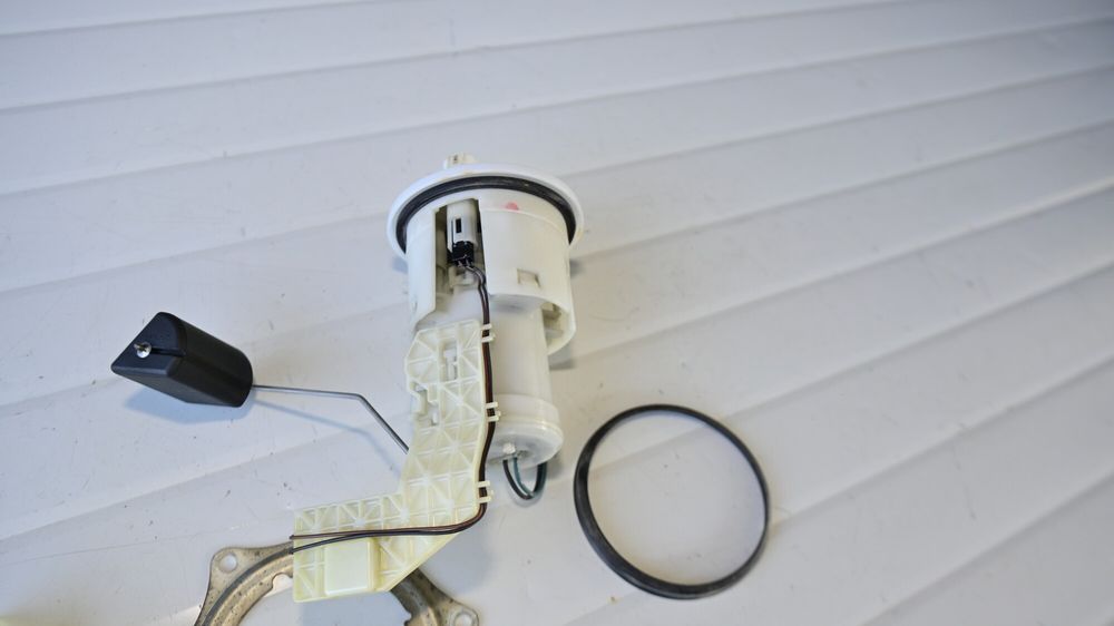 Honda VFR1200F 2012+ Pompa de benzina