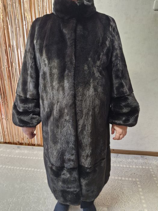 Шуба норковая черная красивая