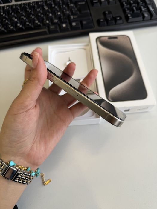 Продам Айфон 15 про 256