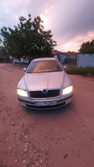 Vând skoda octavia 2