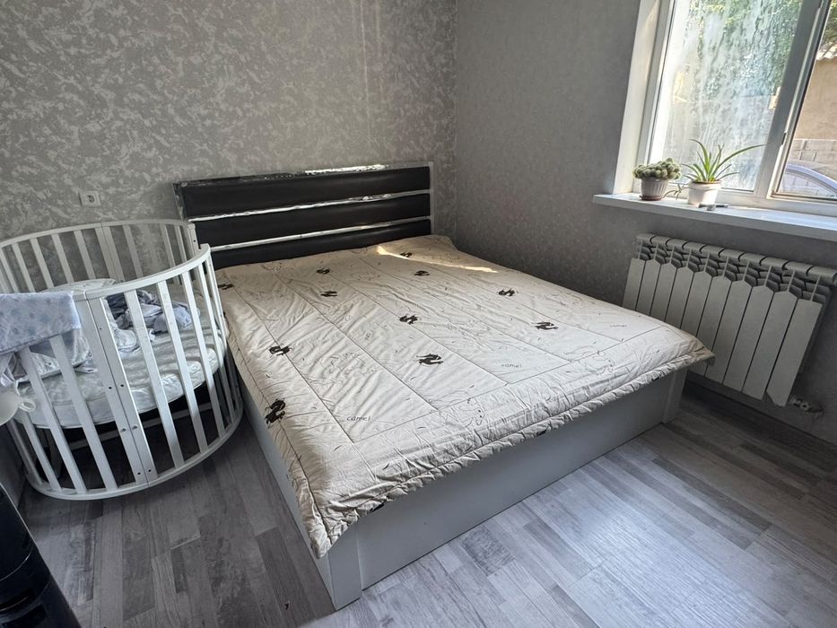 Продаетс 2 спальная кровать