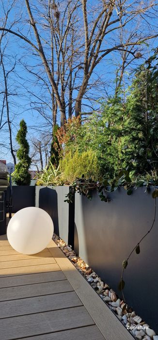 Jardiniere metalice