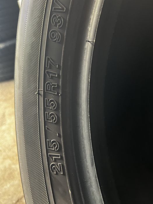 Два баллона – 215 / 55 / 17