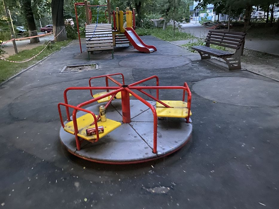 Детскии плошатка продам срочно