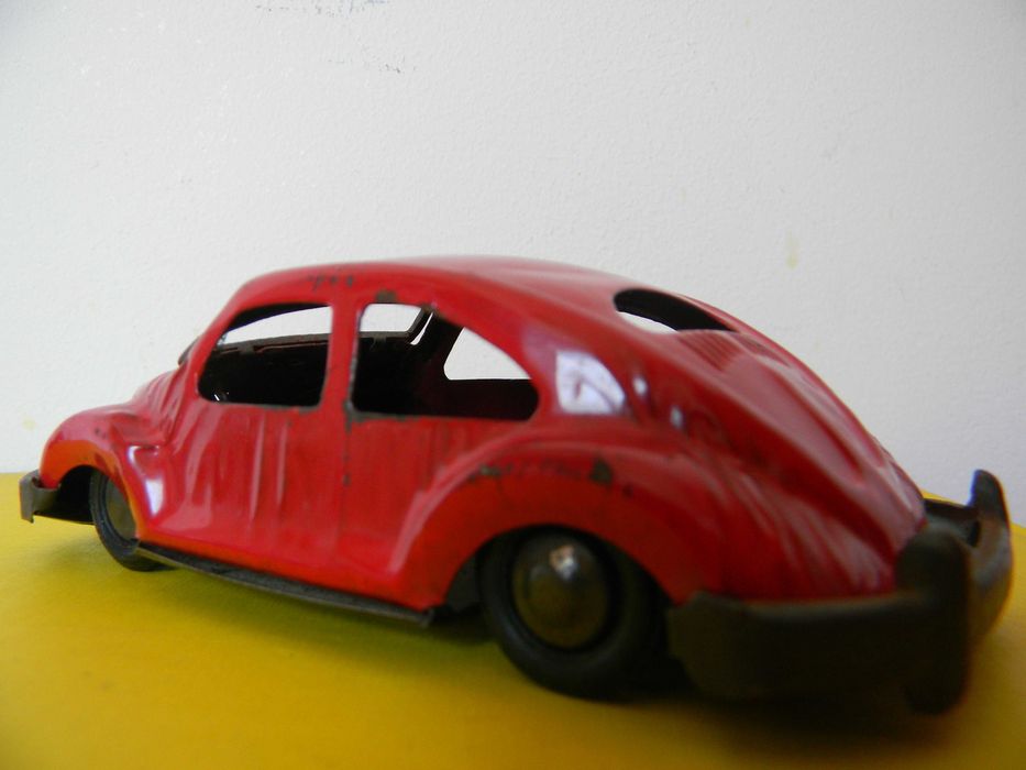 Jucarie masinuta din tablă vintage in coditie buna - japan