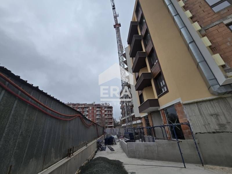 ЕРА Надежда продава уникален, югозападен, тристаен апартамент на 3 мин