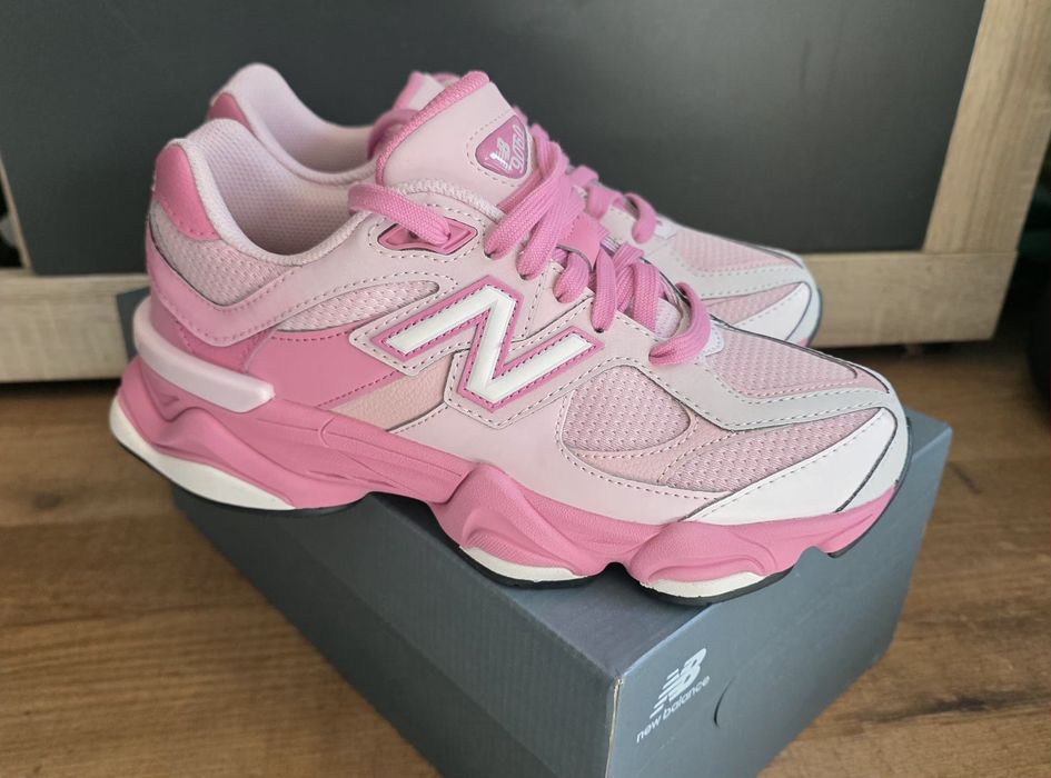 Дамски маратонки New Balance 9060 розови