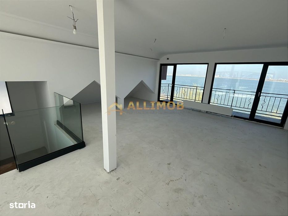 Eleganta la malul lacului- Vila premium cu ponton privat.