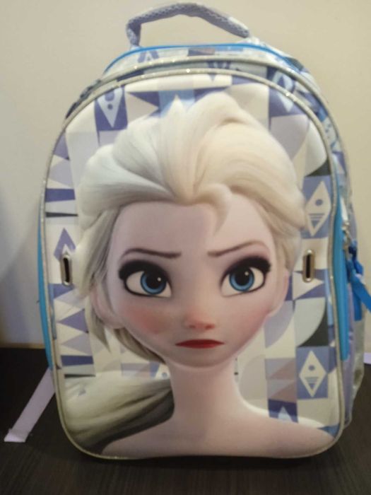 2  Детски    раници и подарък