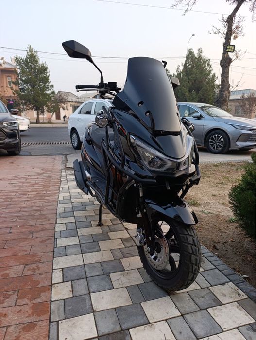 Motoskuter sotiladi