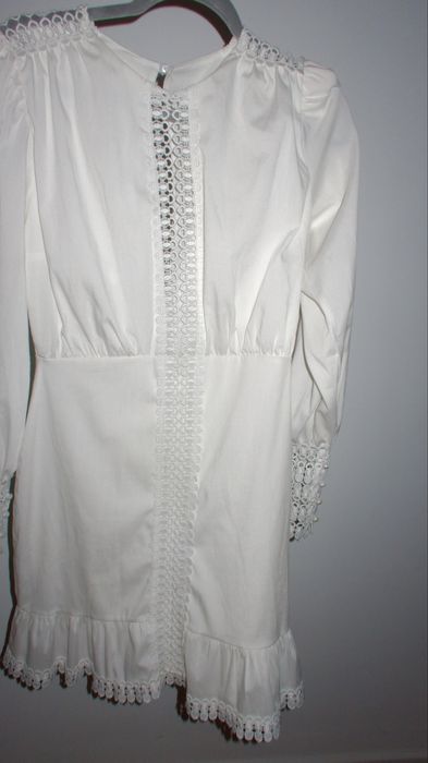 Бяла дамска рокля